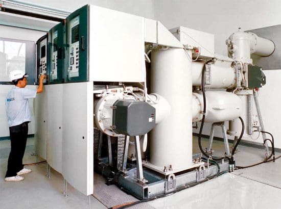 Gas-insulated switchgear ELK-04 with integrated control cabinets