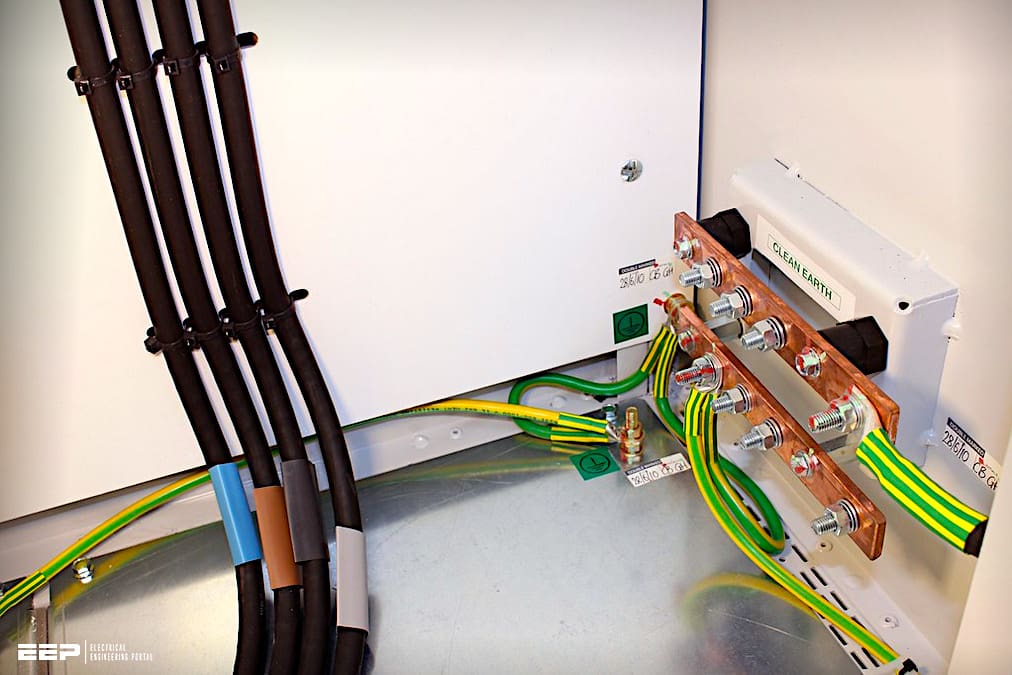 What is a Floating Neutral and how does it affect the power distribution