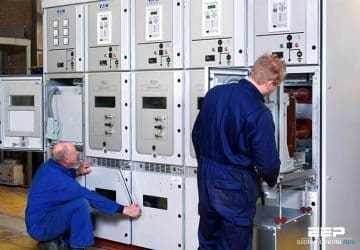 Should you choose fixed or withdrawable medium voltage switchgear?