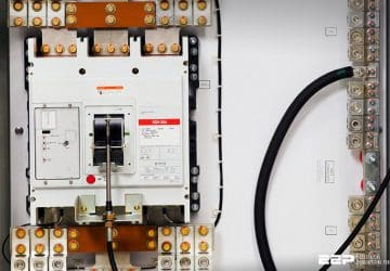 Protection from fault current by automatic power supply disconnection