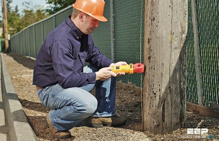 Checking the ground resistance using clamp meter