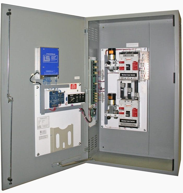 Molded-case transfer switch