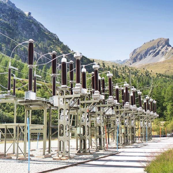 Outdoor voltage transformers