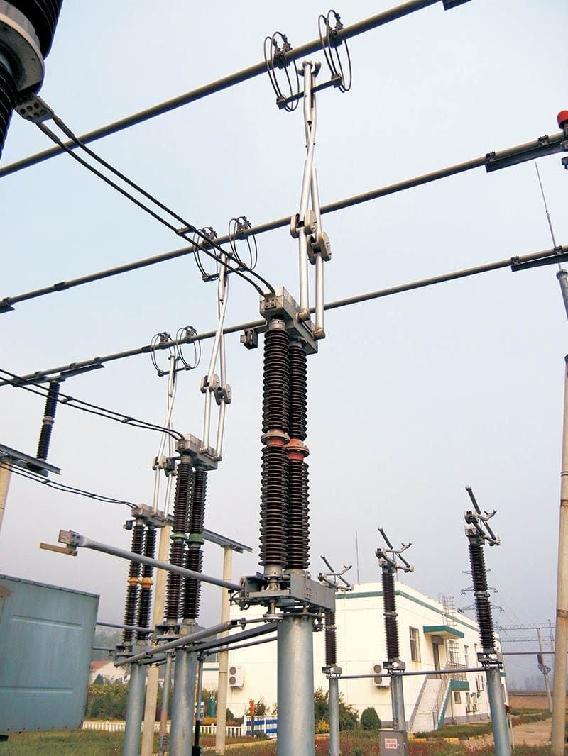Single-post vertically retractable UHV diconnector type