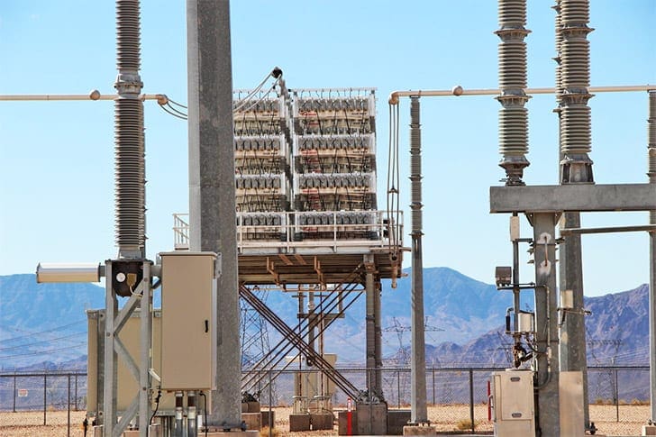 Capacitor Banks On Power Lines