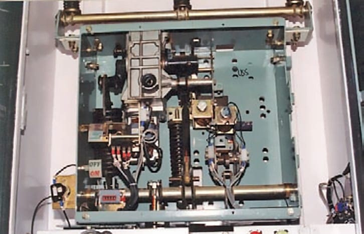 Spring-charged mechanism