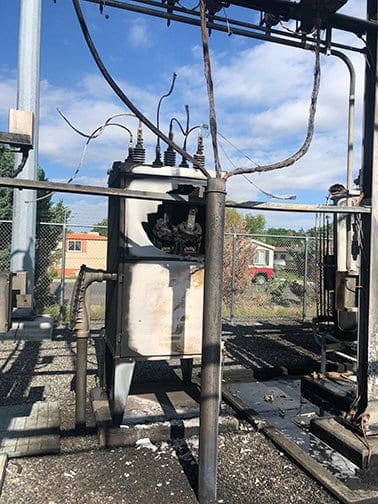 Explosion of an oil in circuit breaker