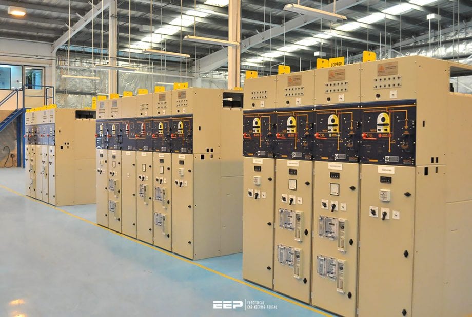 Primary substations and bus layouts in the distribution system of an industrial plant