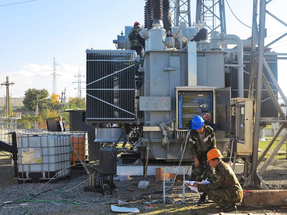 Distribution power transformer