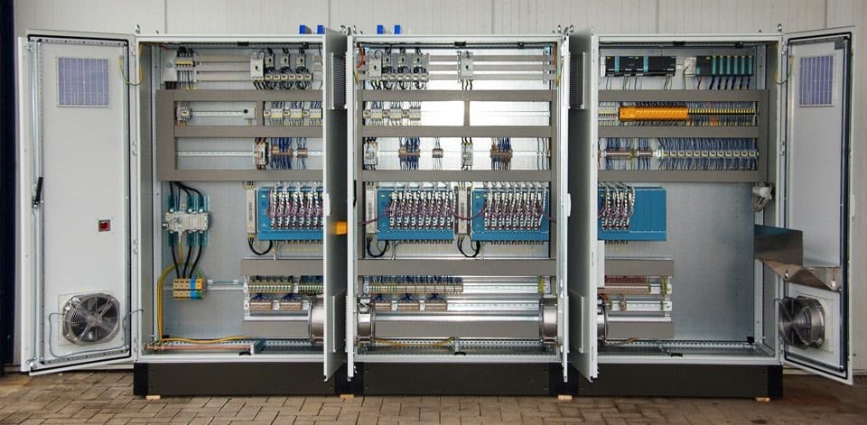 Control and automation cabinet for ventilation and air conditioning