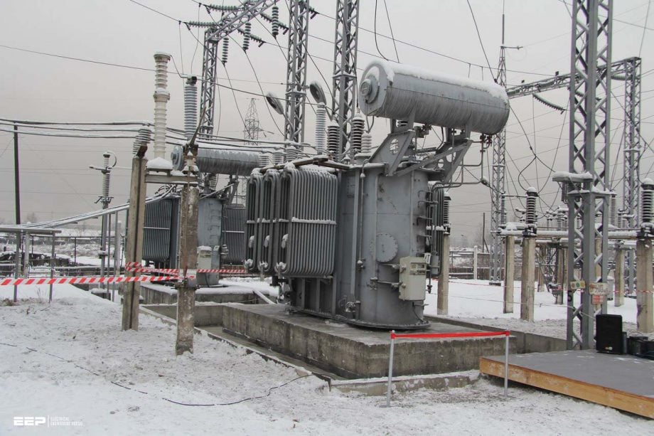 Parameters of generators, transformers, lines and cables important for vars and voltage control