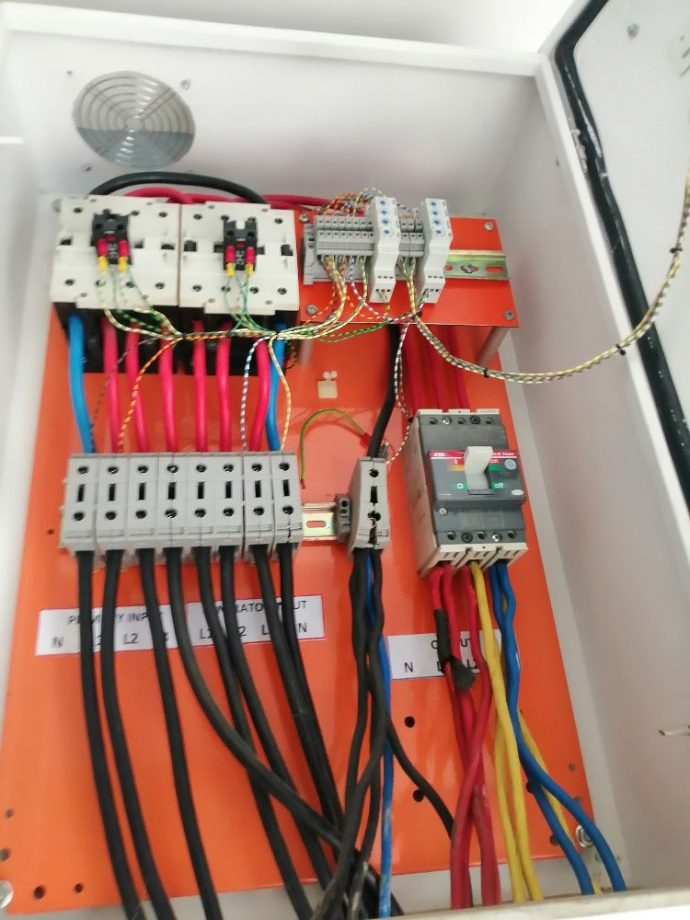 Learn what is inside a modern ATS panel and how to analyze the circuit ...