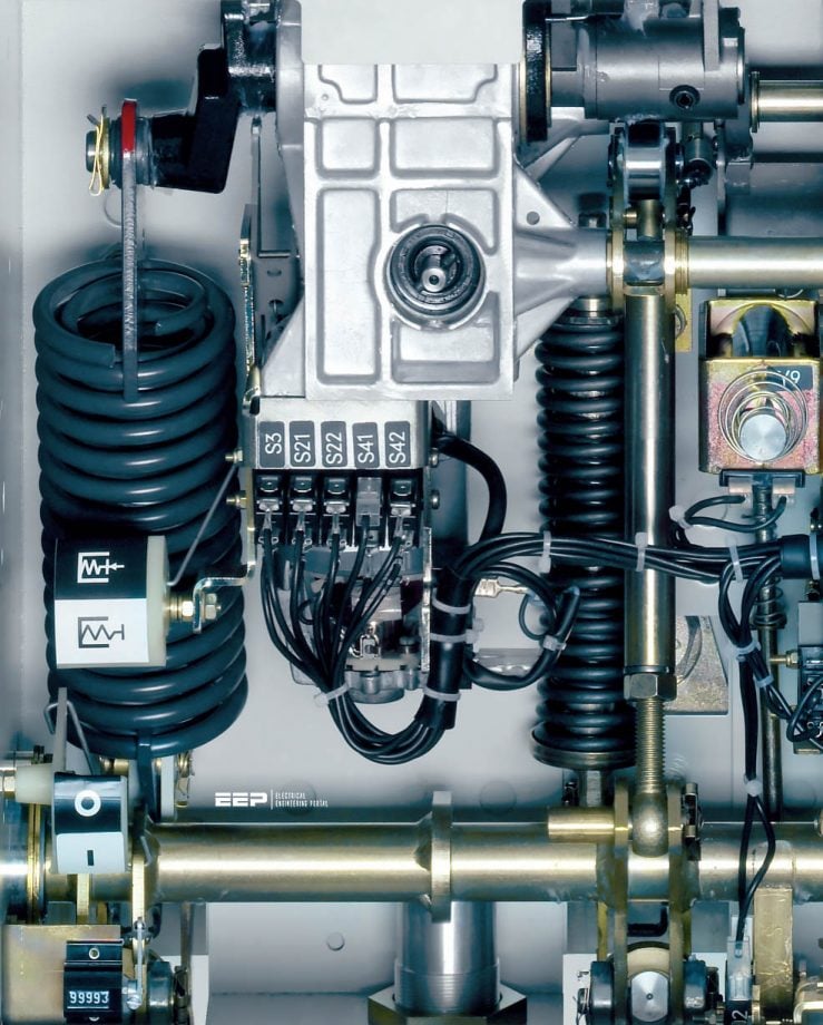 Close and charging motor control circuits for a power circuit breaker explained in detail