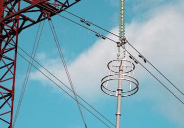 Application Guide for Surge Arresters in Lightning Protection of Transmission Lines