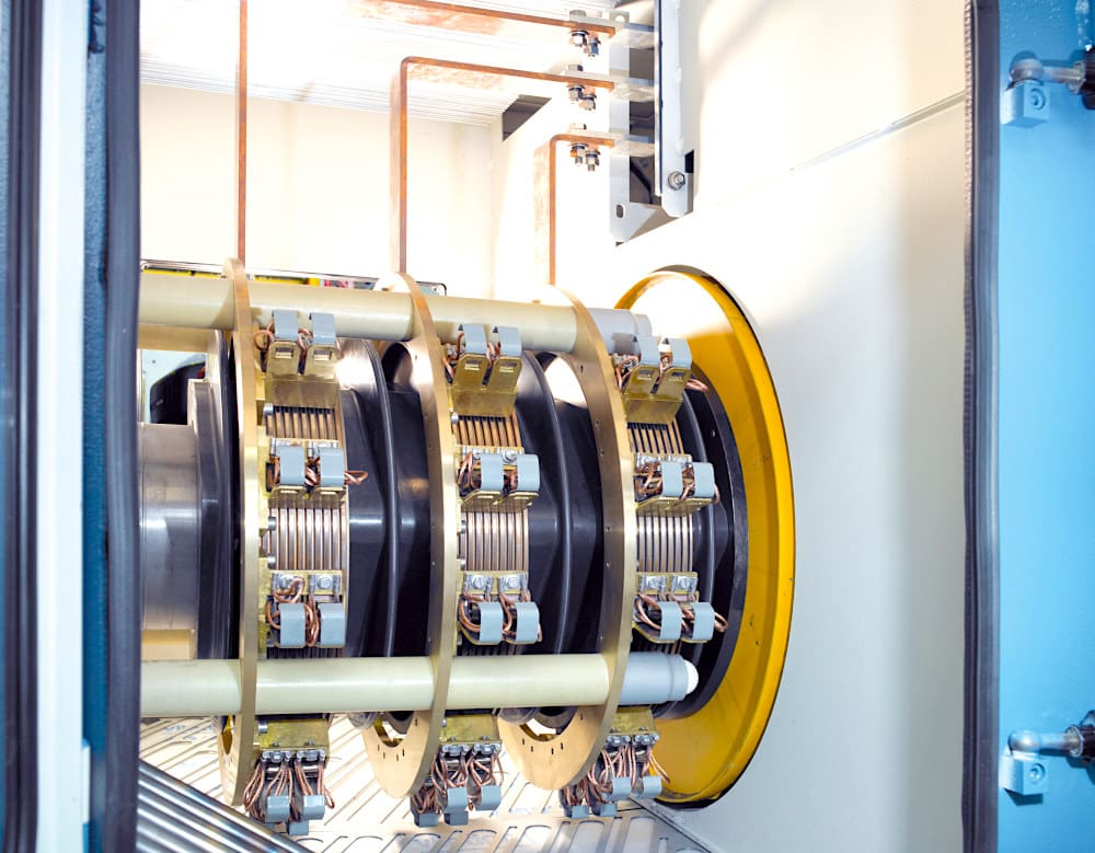 Slip-ring assembly with brush lifting and short-circuiting gear