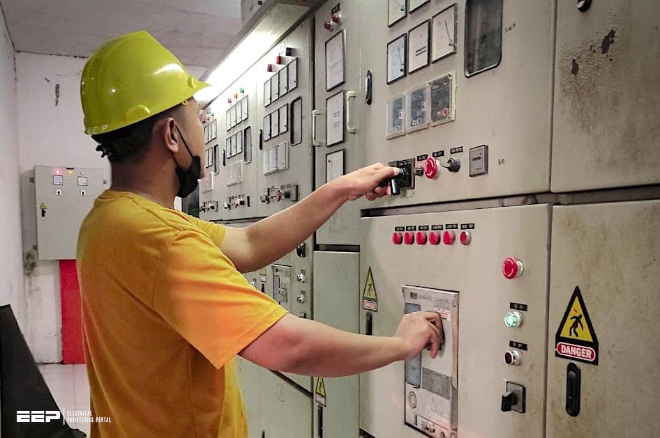 Switchgear Operator How to configure medium voltage switchgear | EEP