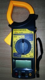 An AC digital clamp meter