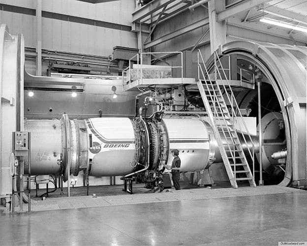 G.E. TYPE CF6 GAS TURBINE ENGINE,CA.1976