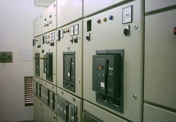 Low voltage switchboard with circuit breakers (feeders)